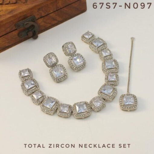 Branded Zircon Necklace For Girl's